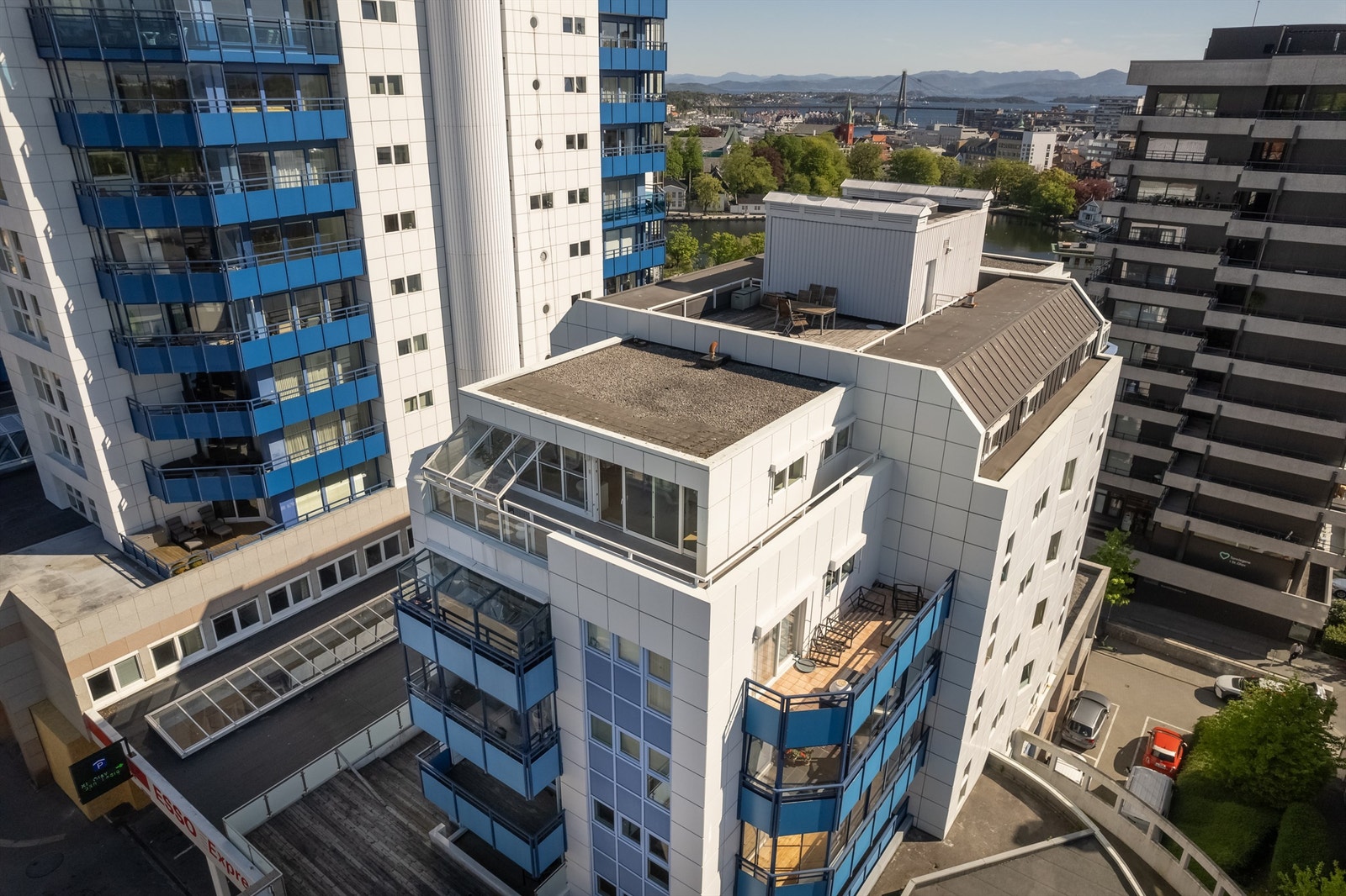 Fasade. På toppen av bygget er det også en felles takterrasse som kan benyttes Galleribilde