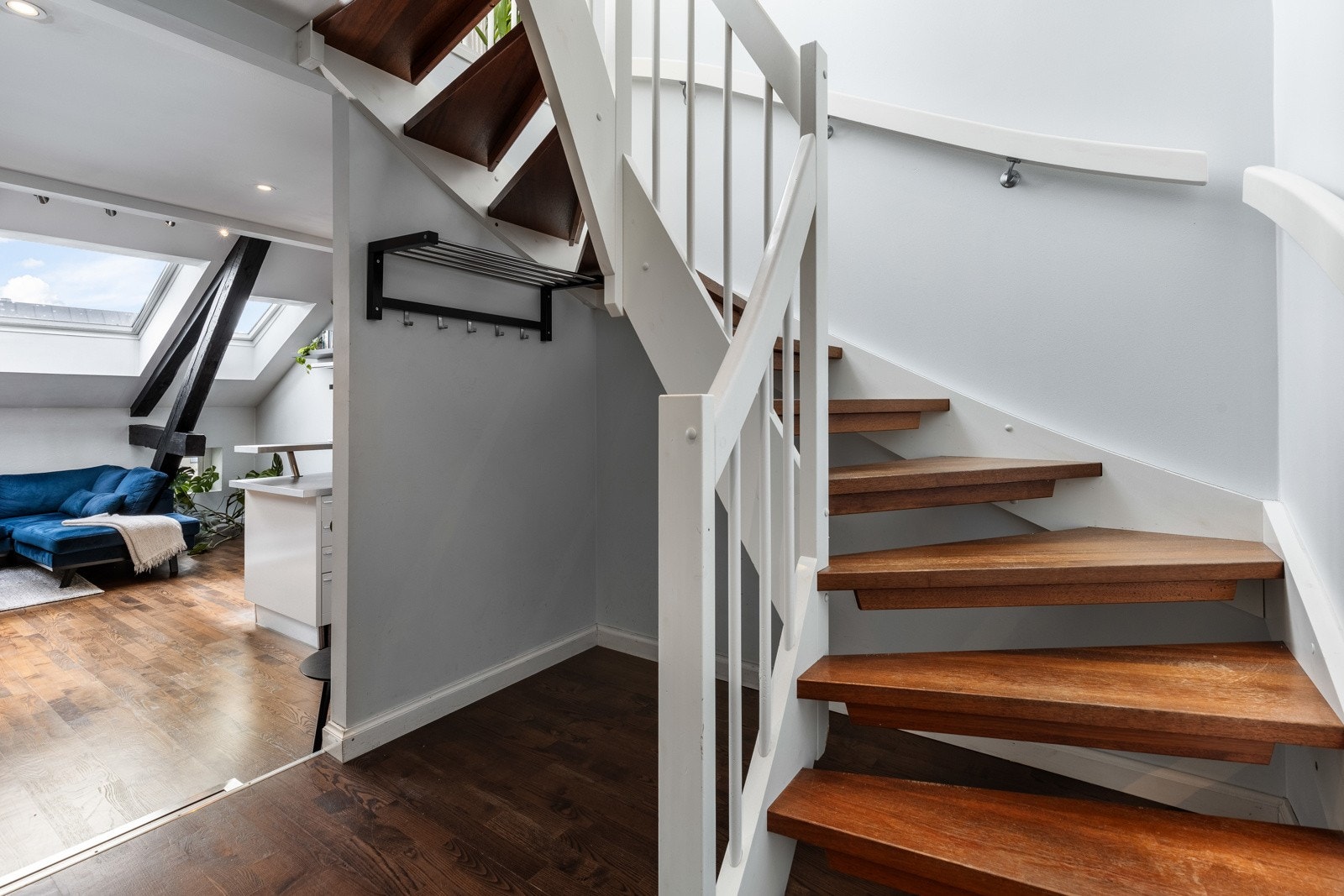 Leiligheten er over to plan, 3. og 4. etasje, og har i tillegg mesanin. Galleribilde