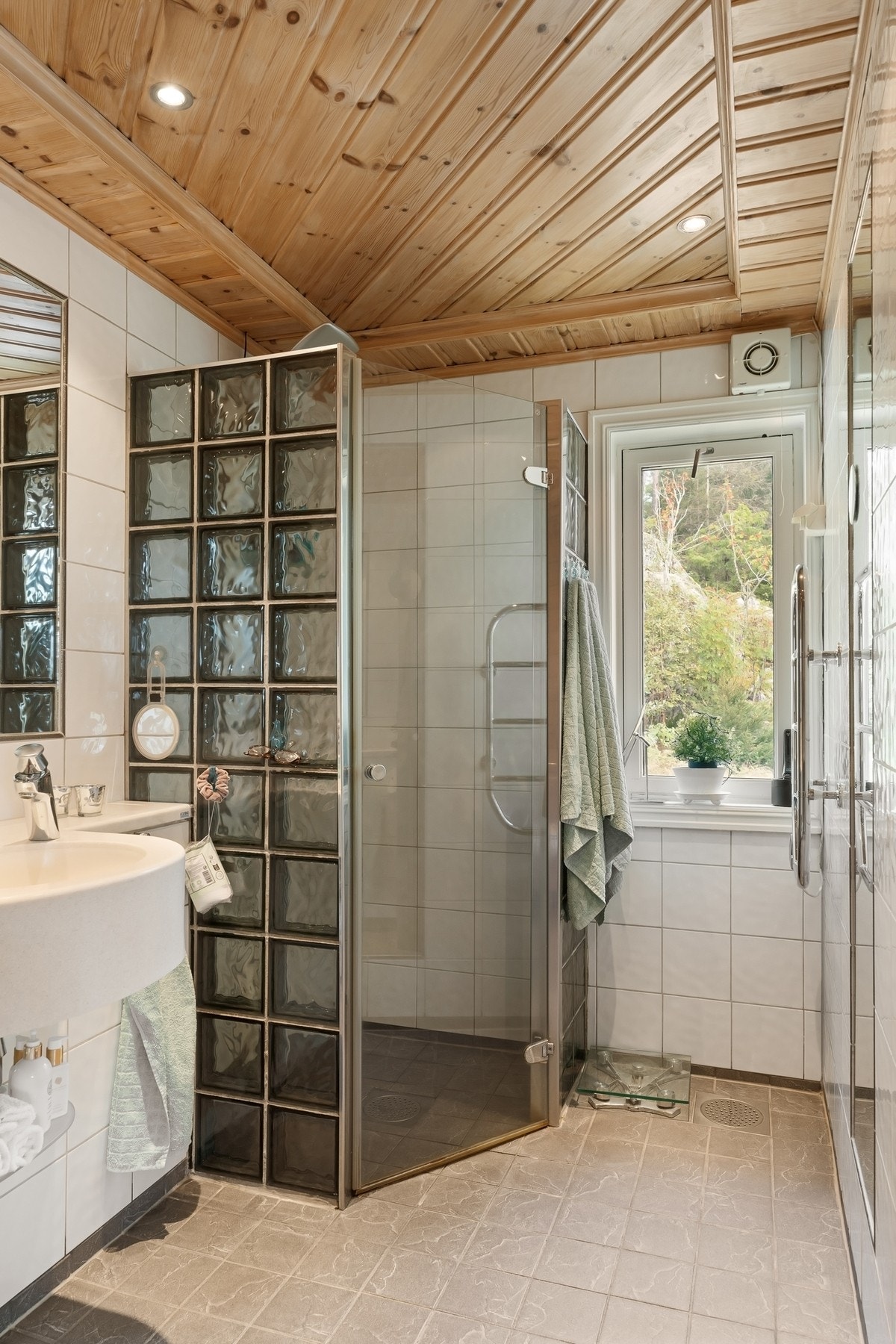 Badet Galleribilde