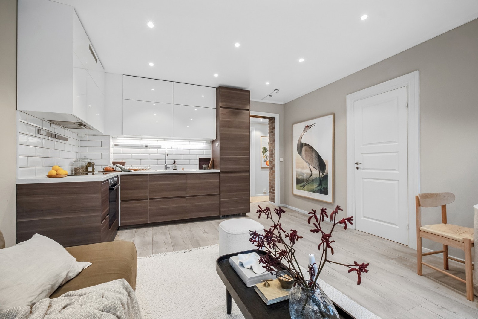 Overflatene er malt i et delikat fargevalg. Galleribilde