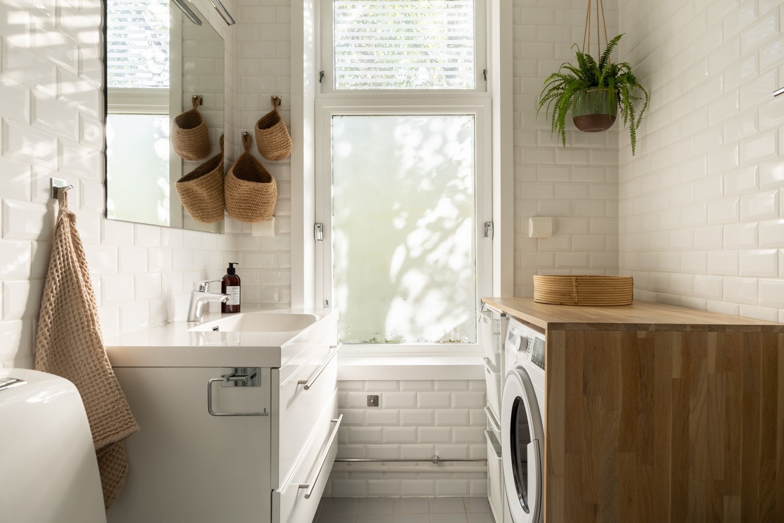 Badet har opplegg for vaskemaskin. Galleribilde