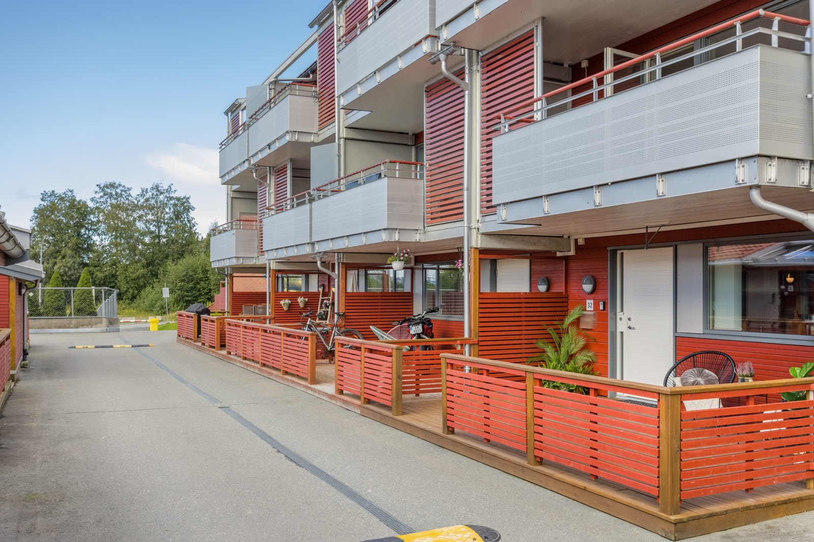 Boligen karakteriseres som velholdt og har en god standard. Boligen passer utmerket for deg som ønsker en større leilighet med mye plass. Galleribilde