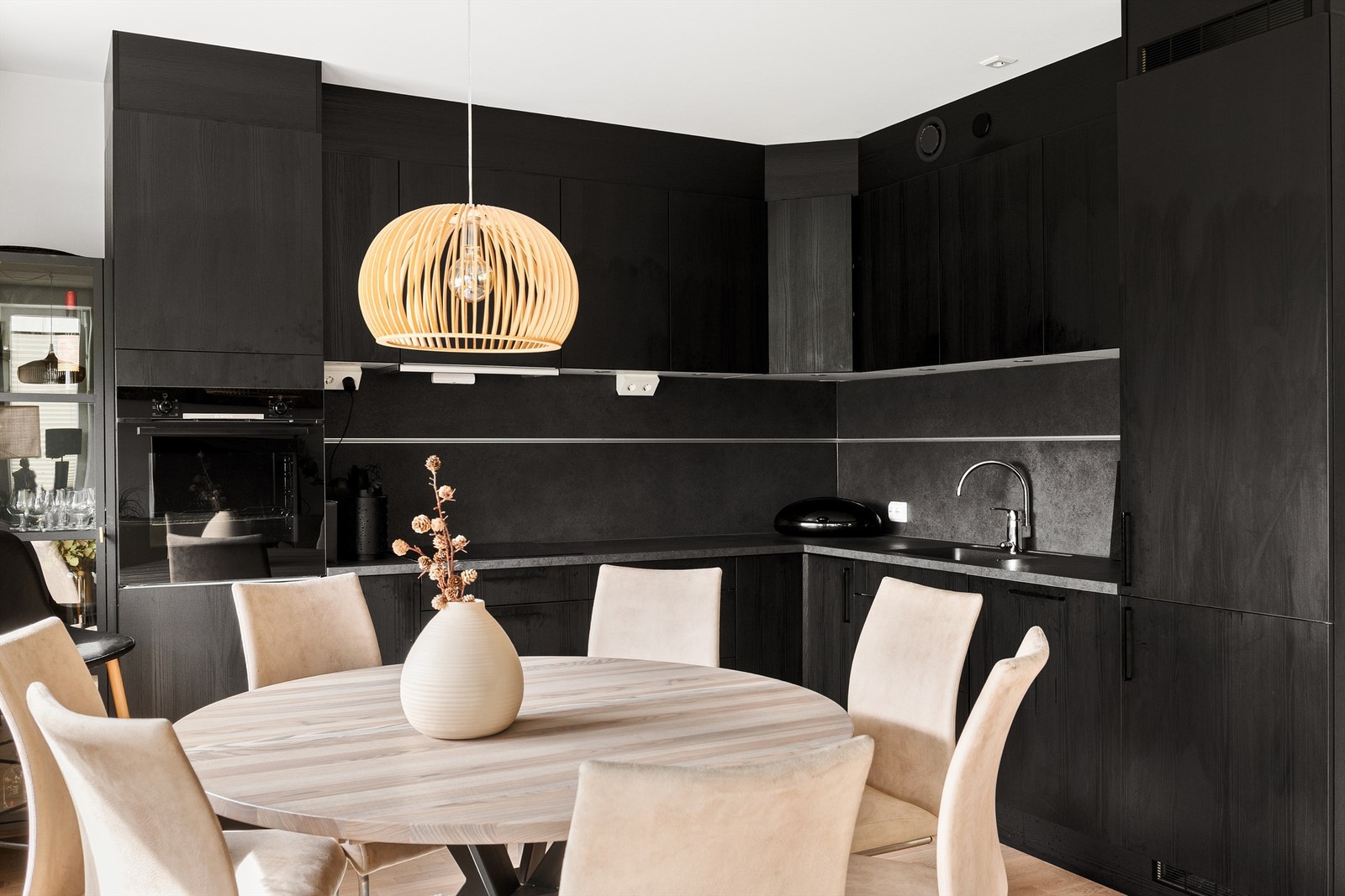 Integrerte hvitevarer og lekre fargevalg Galleribilde