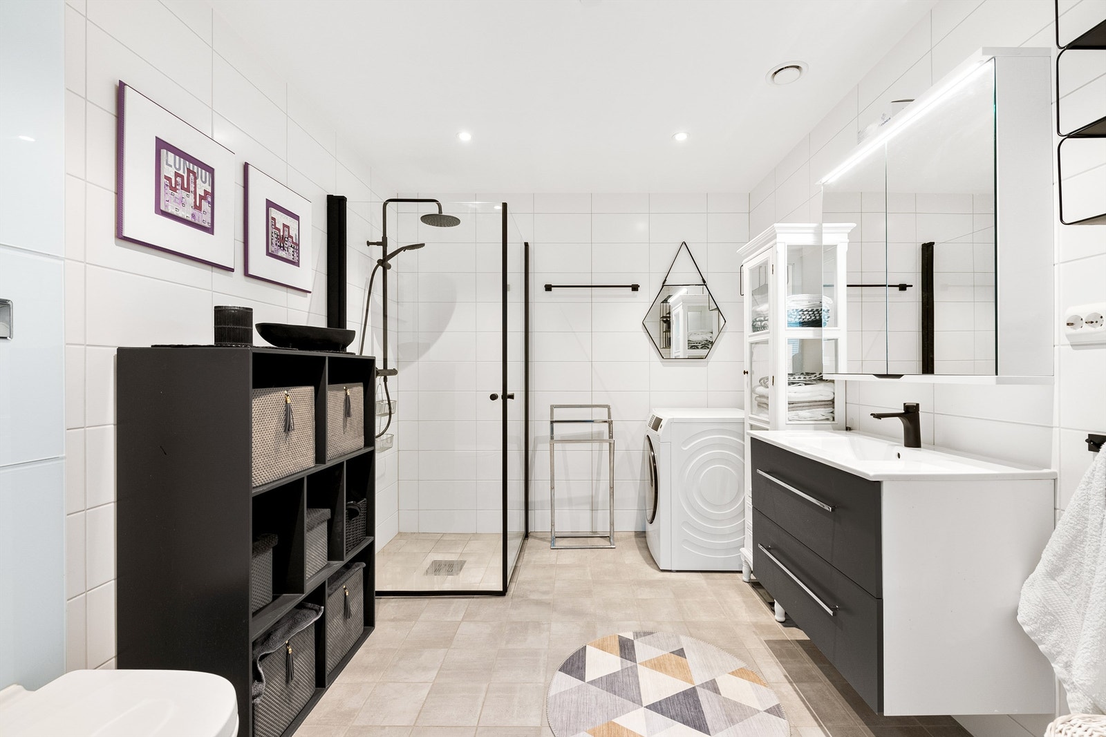 Flott bad med lekre fargevalg og innredning Galleribilde