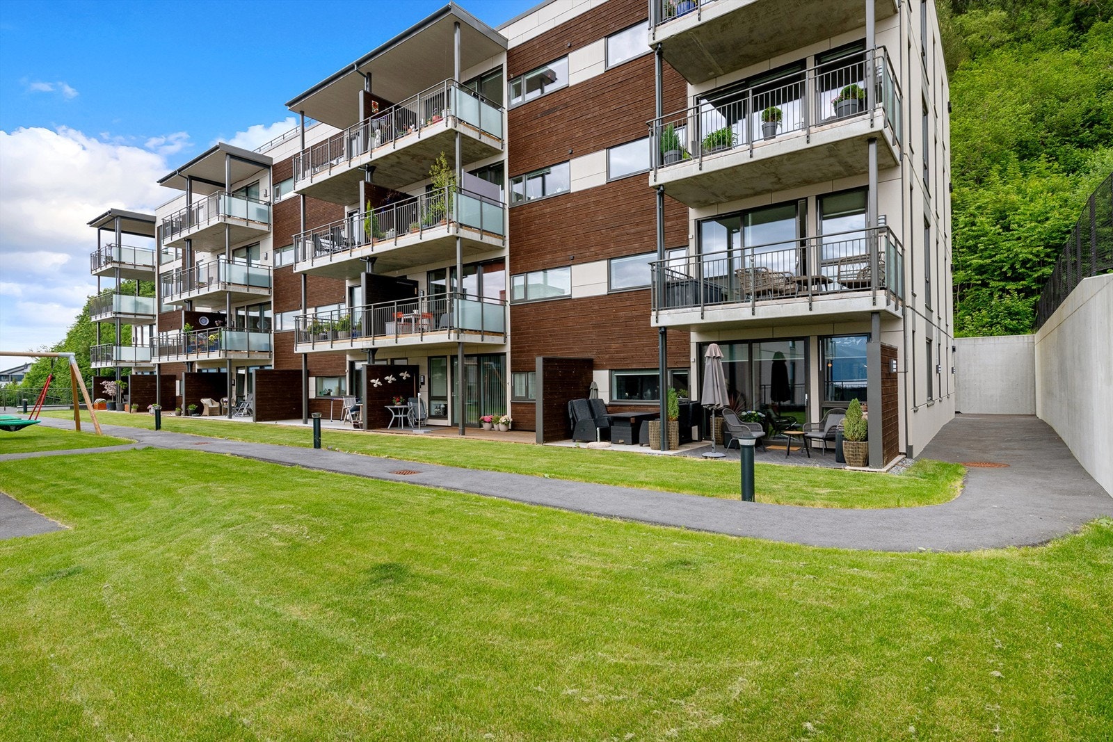 Pent opparbeidet uteområde i sameiet Galleribilde