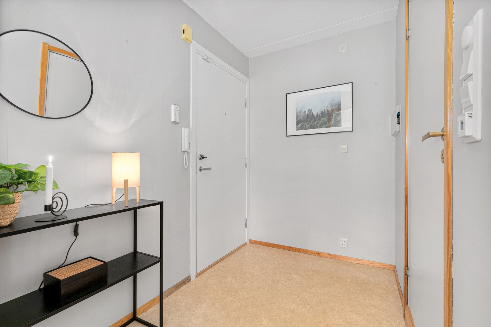 Inngang til badet fra entreen Galleribilde