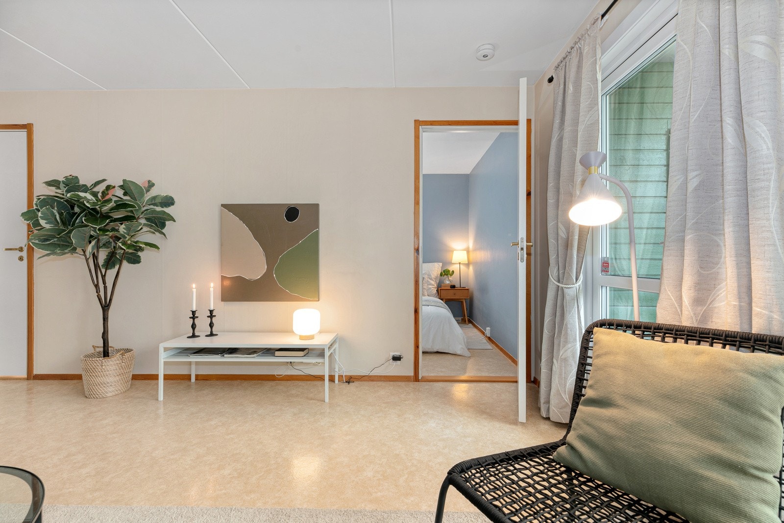 Fra stuen er det utgang til terrasse Galleribilde