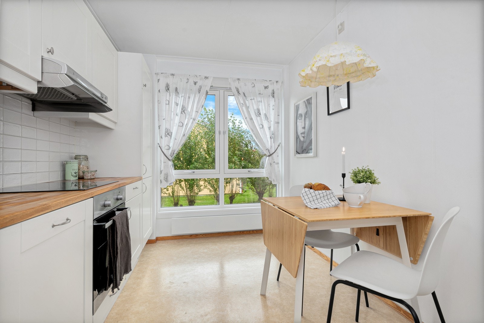 Over kokesonen er det en ventilator koblet til sentralt anlegg Galleribilde