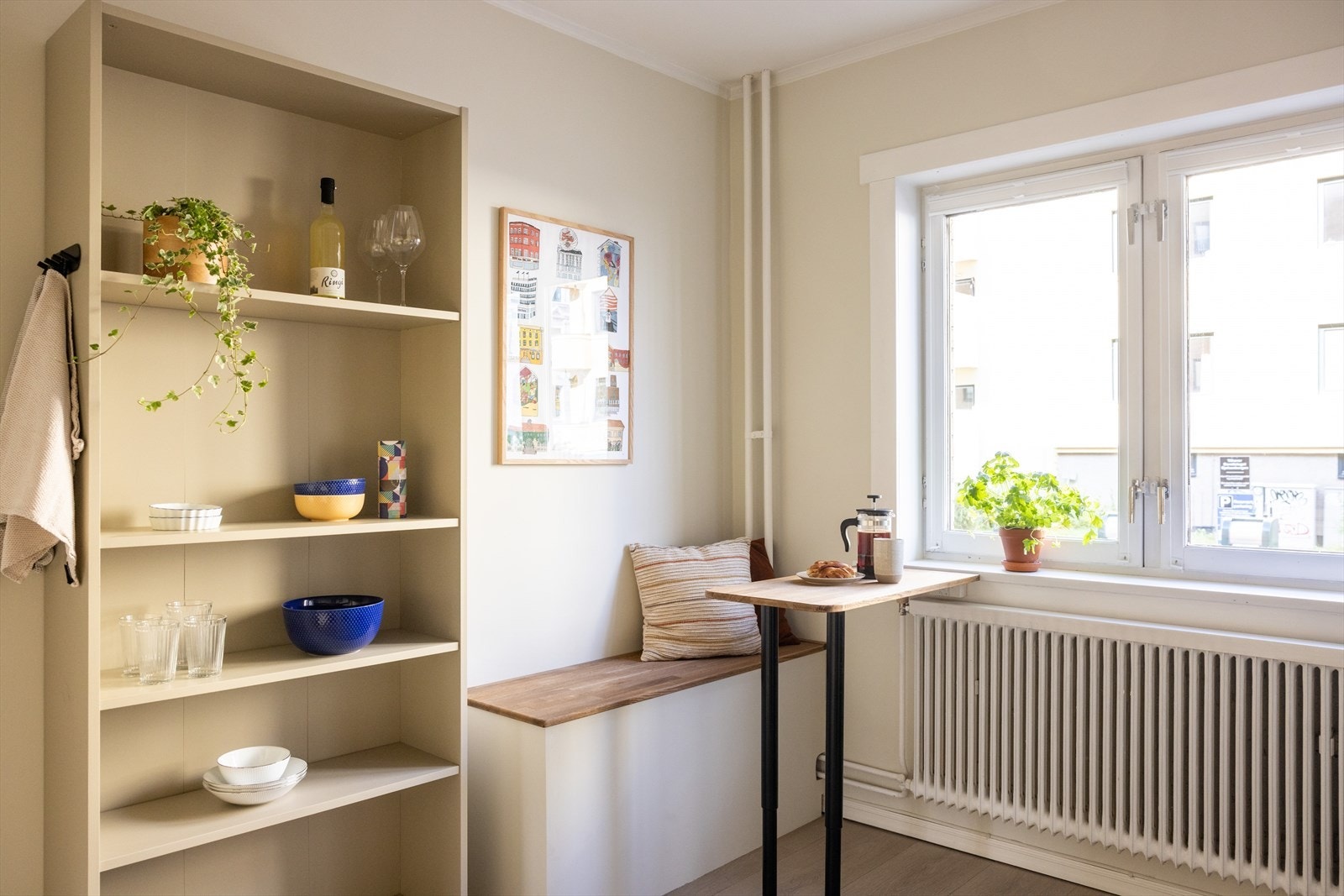 Det er laget en hyggelig spisekrok - Perfekt for frokost og en kaffekopp mens man nyter morgensolen. Galleribilde