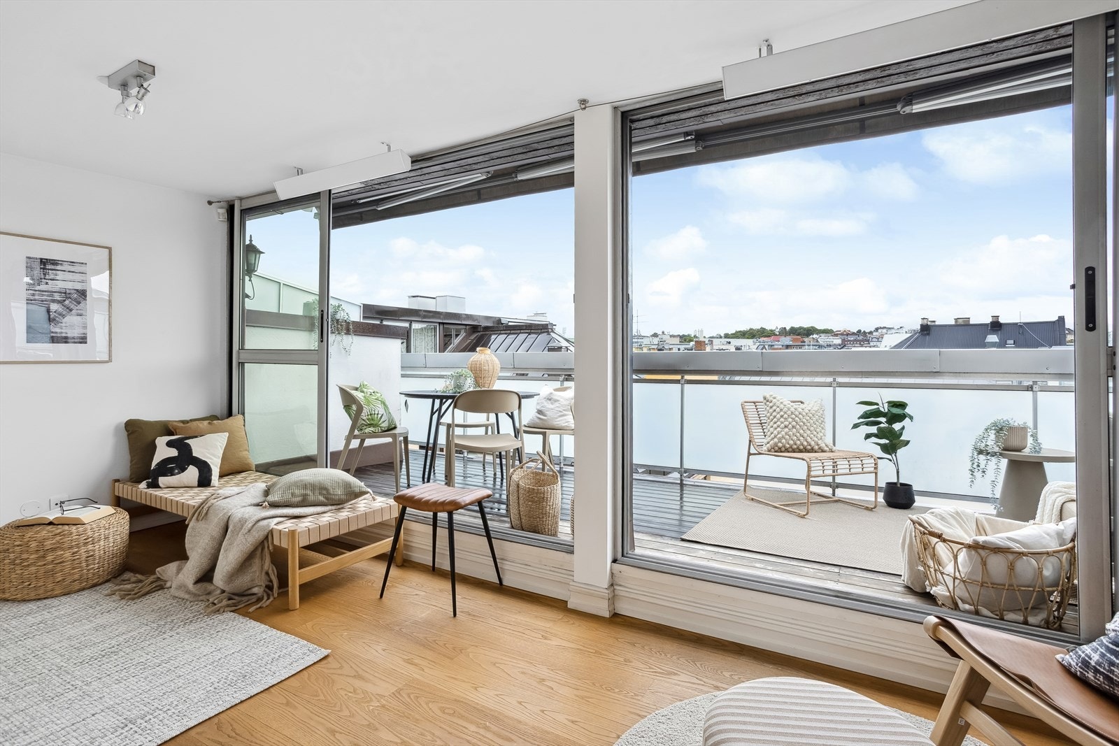 Det er mulighet for å etablere et soverom i loftsetasjen. Se alternativ plantegning. Galleribilde