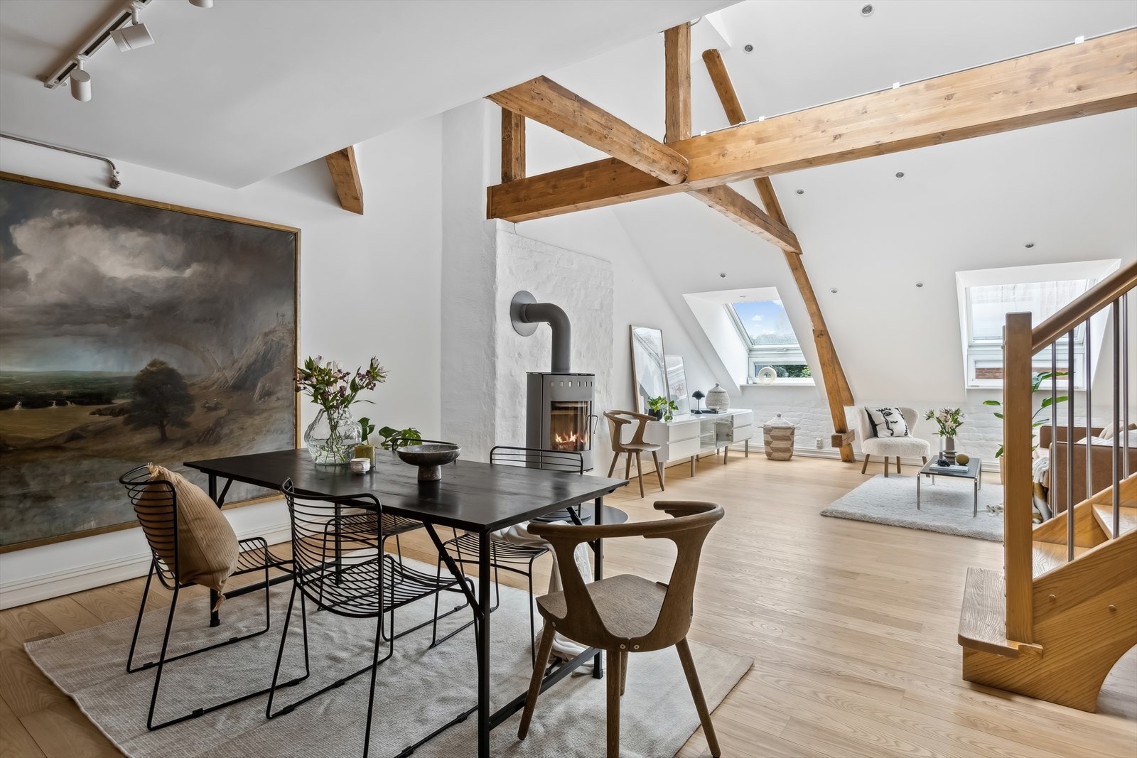 Velkommen til Linstows gate 4B - Attraktiv og unik loftsleilighet over to plan i klassisk bygård. Galleribilde