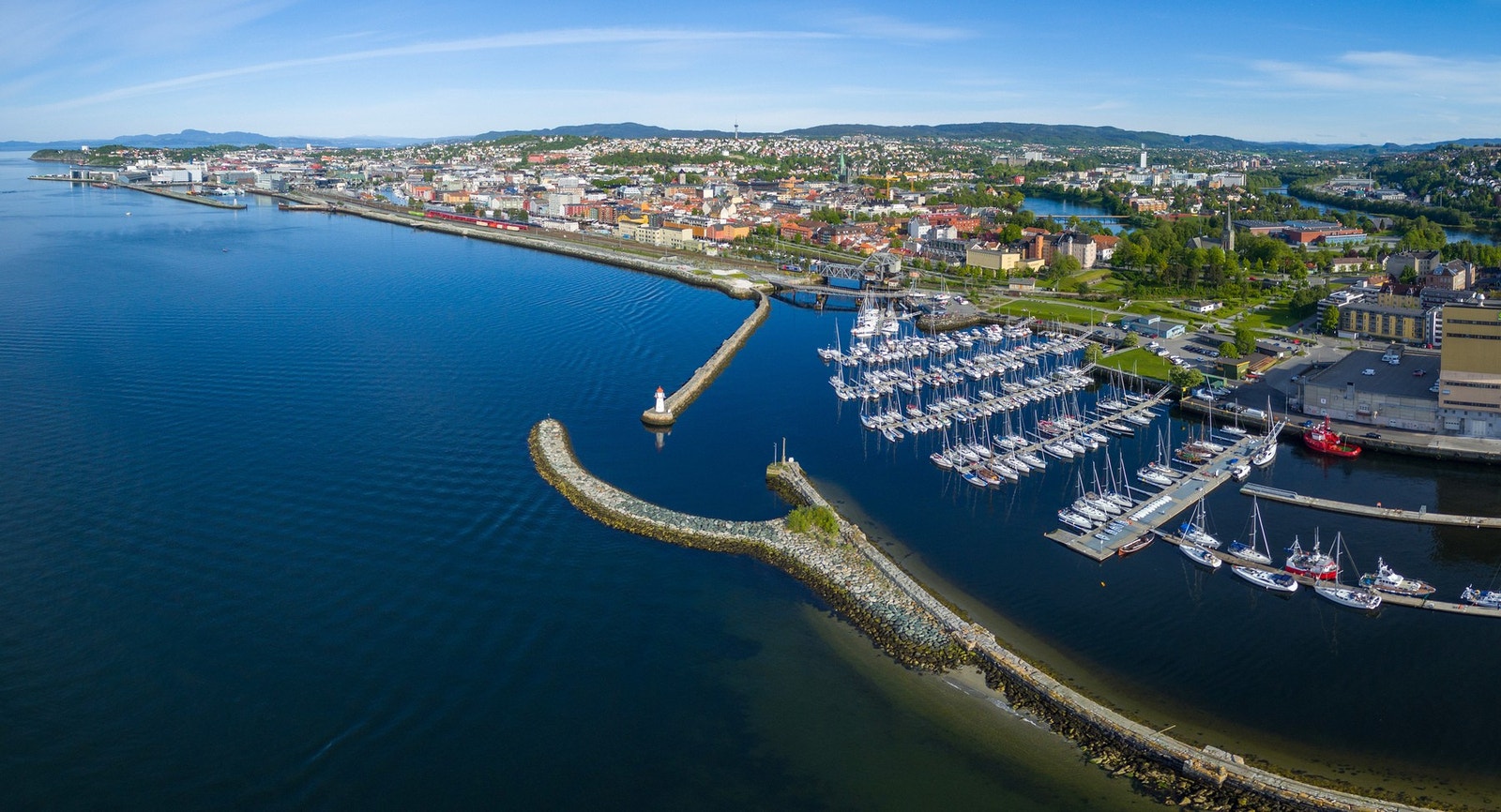 I Ilsvika ligger nærmeste dagligvarebutikk, ca. 5 minutter unna. Galleribilde