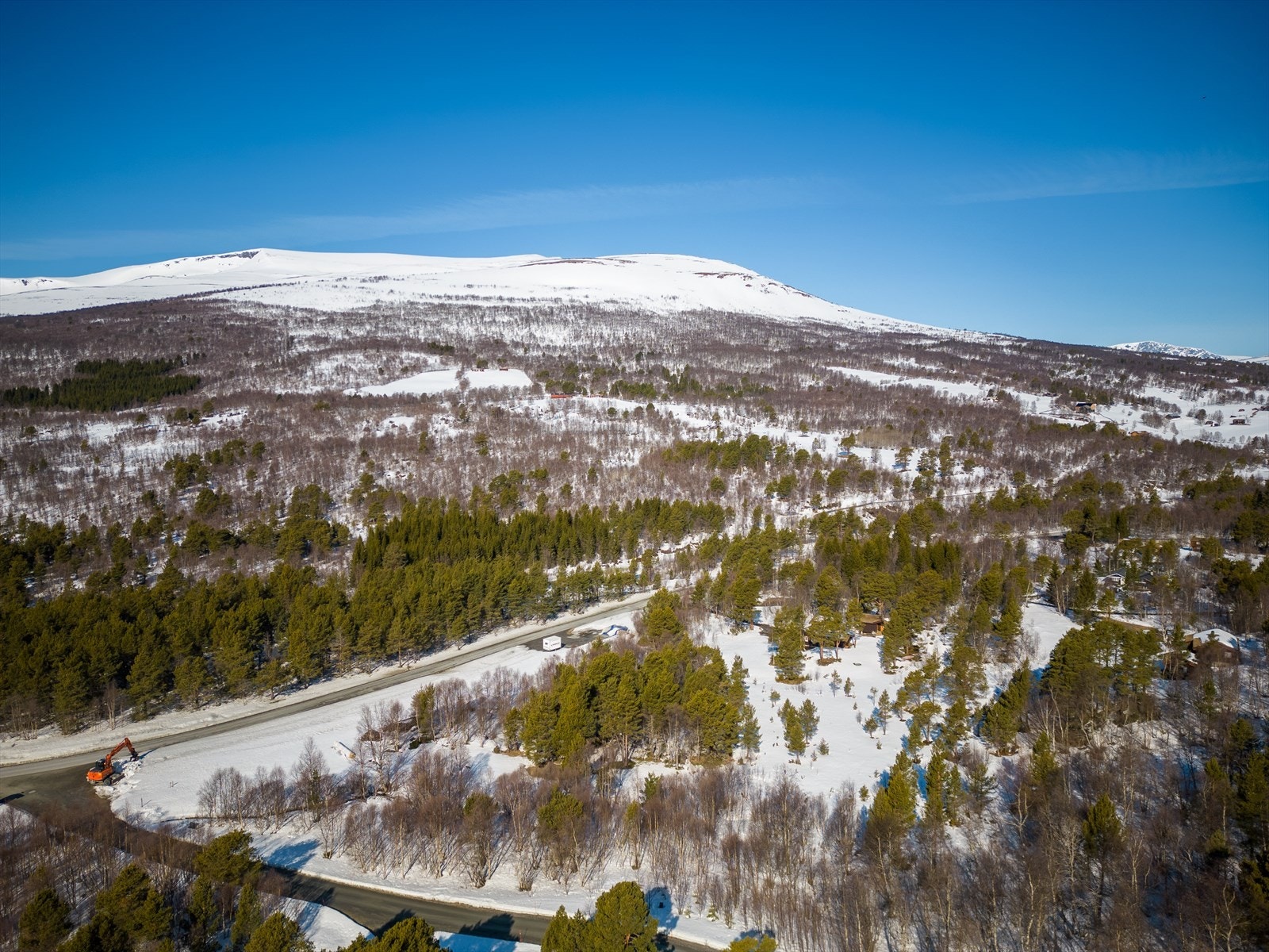 Her har du et utmerket utgangspunkt for både lange og kortere toppturer, sommer som vinter. Galleribilde