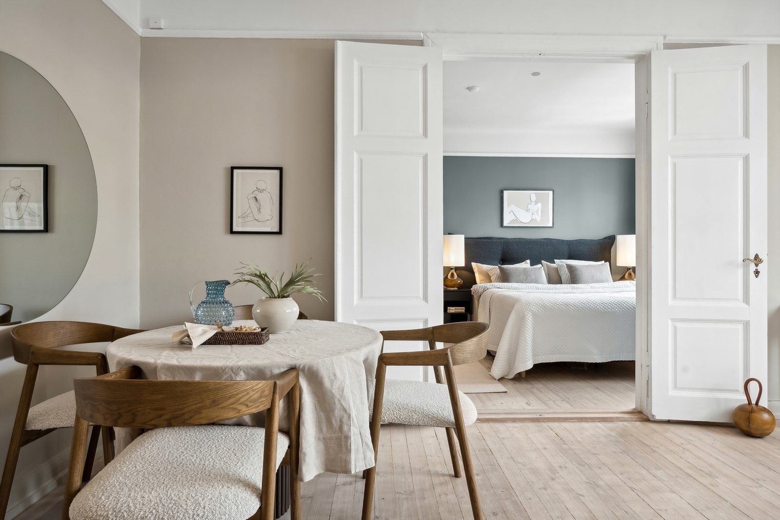 Flotte doble dører inn til Master Bedroom (alternativt stue nr 2). Galleribilde
