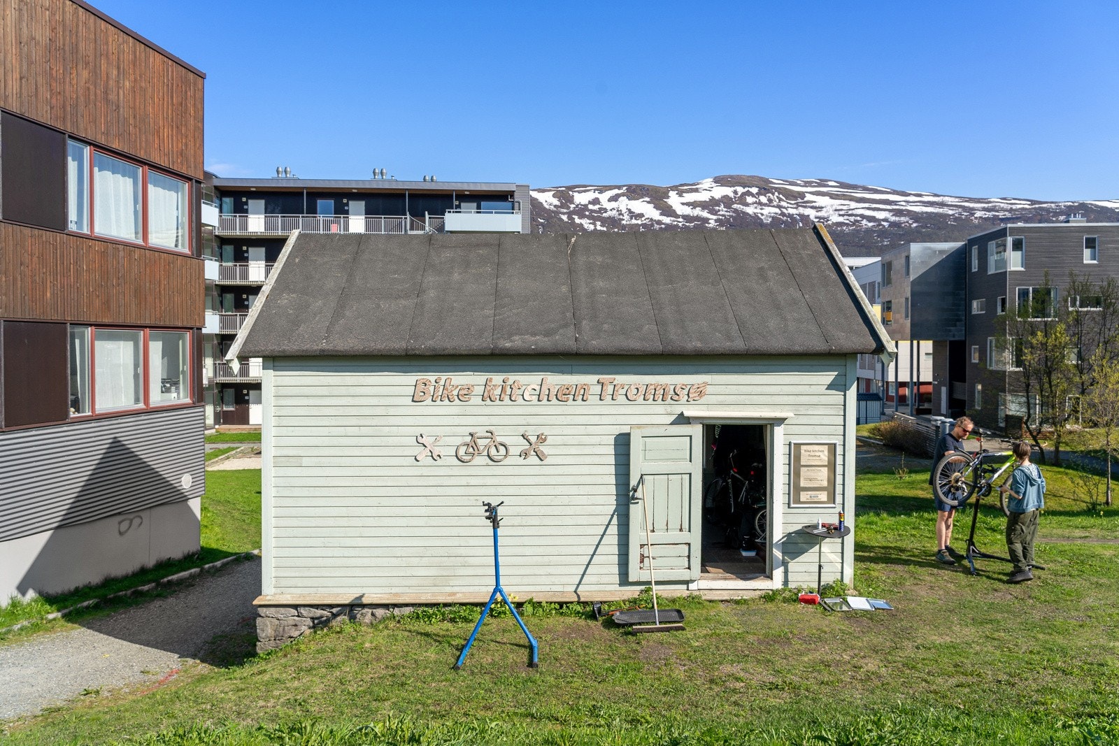 Du finner blant annet "Tromsø Bike Kitchen", her kan du få fikset på sykkelen din. Galleribilde