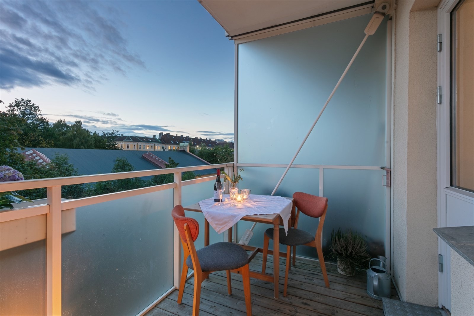 Solen kan nytes romslig balkong store deler av dagen Galleribilde