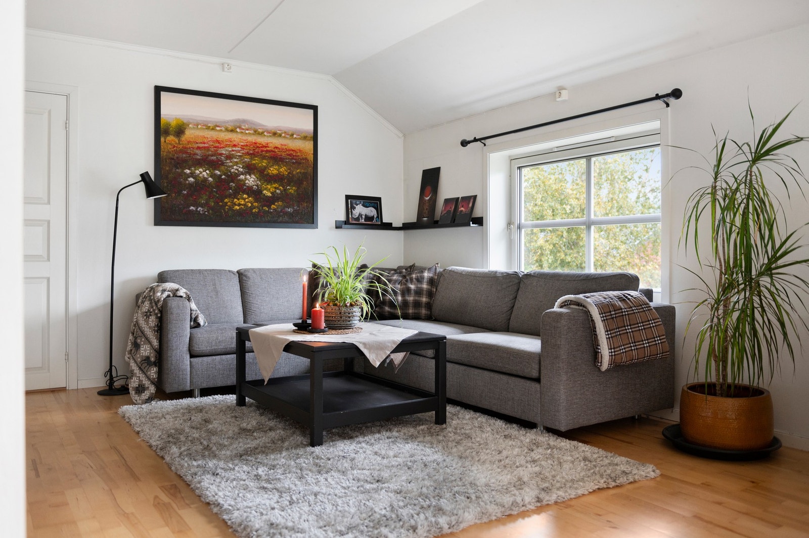 Her har du god plass til stor sofa. Galleribilde