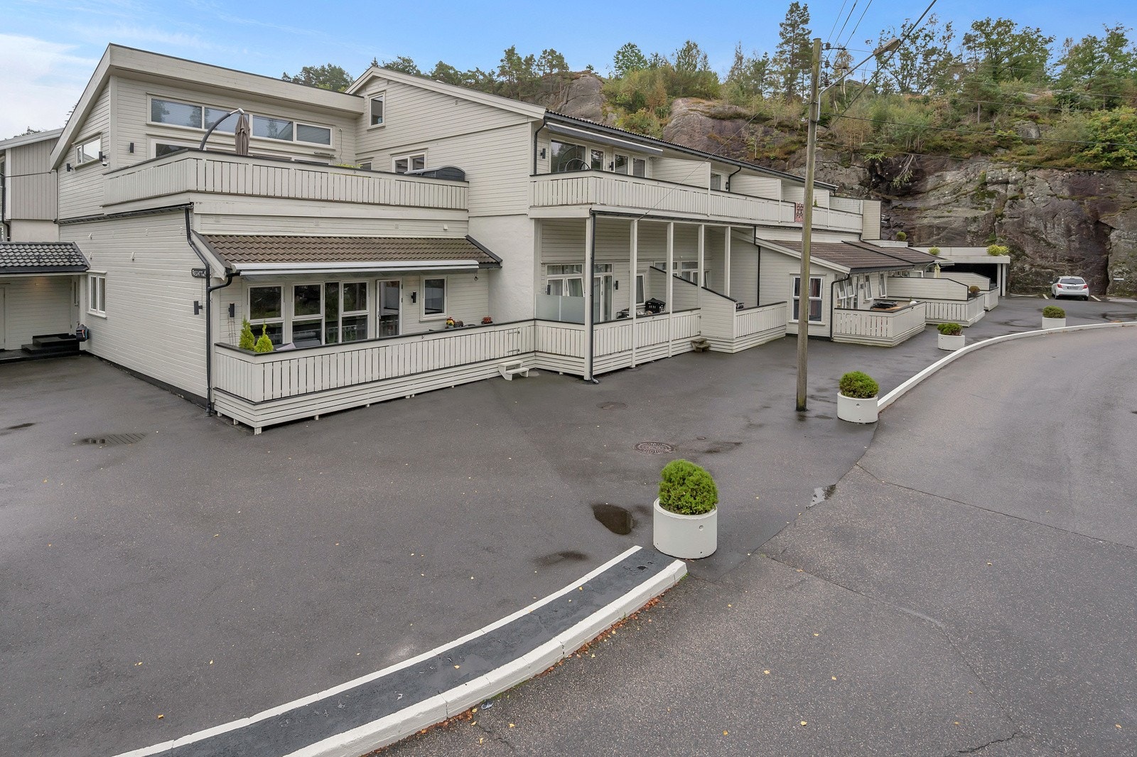 Populær og barnevennlig beliggenhet. Dagligvare, barnefasiliteter og nydelige fri- og rekreasjonsområder i nærheten Galleribilde