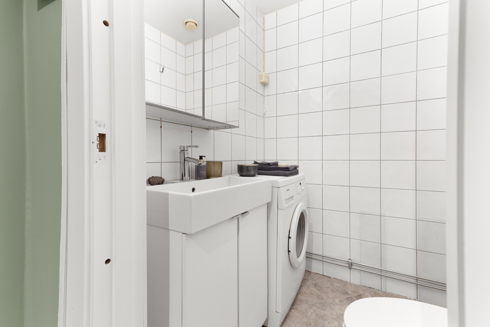 Det er opplegg for vaskemaskin på badet! Galleribilde