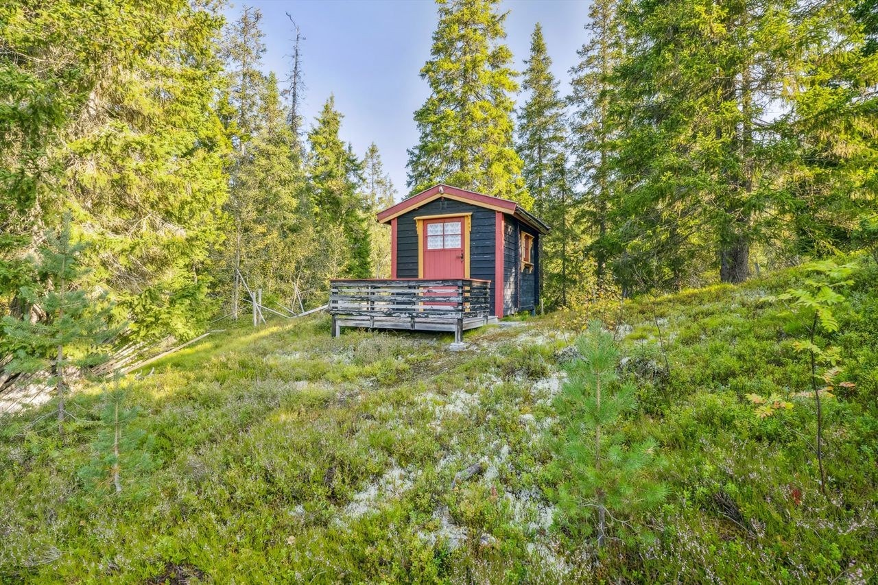 Anneks/uthus med gang og rom som benyttes som soverom Galleribilde