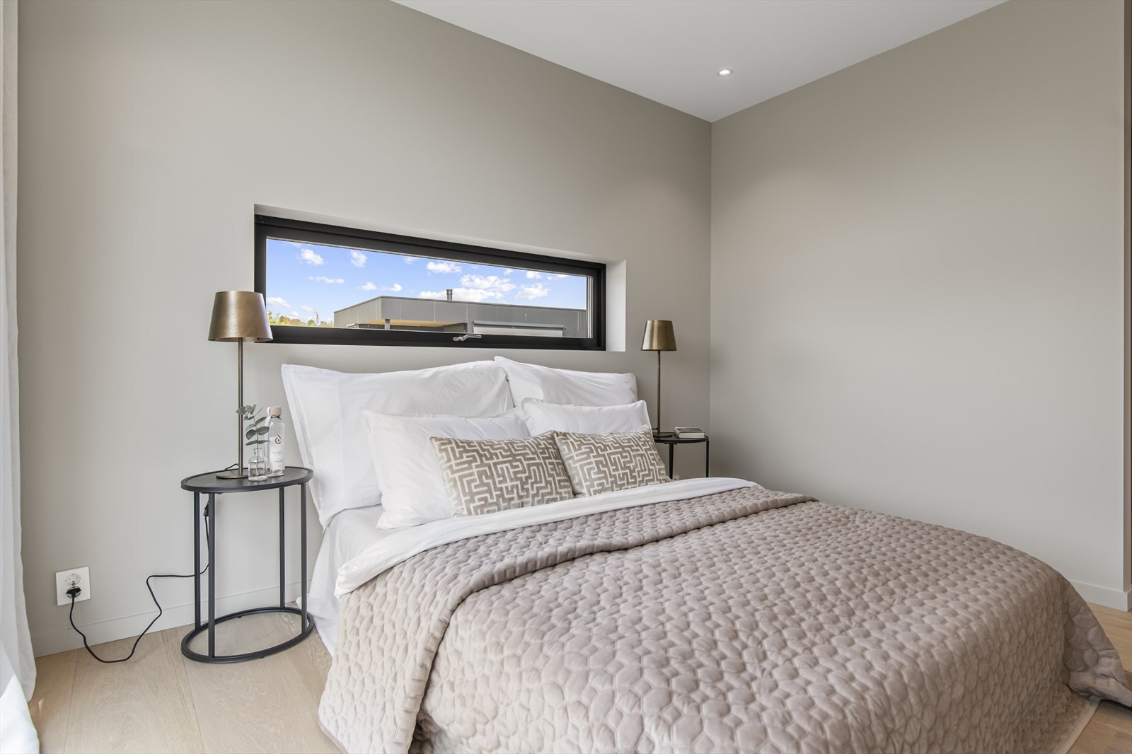 Her får man alt man har behov for både med hovedsoverom, eget bad og walk in closet. Galleribilde