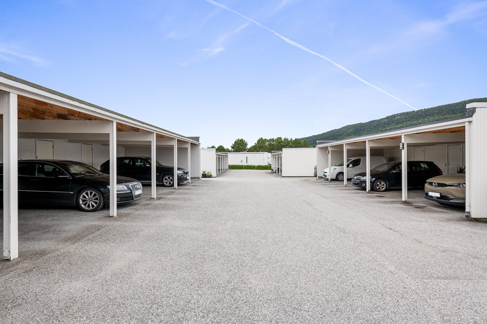 Felles carportanlegg Galleribilde