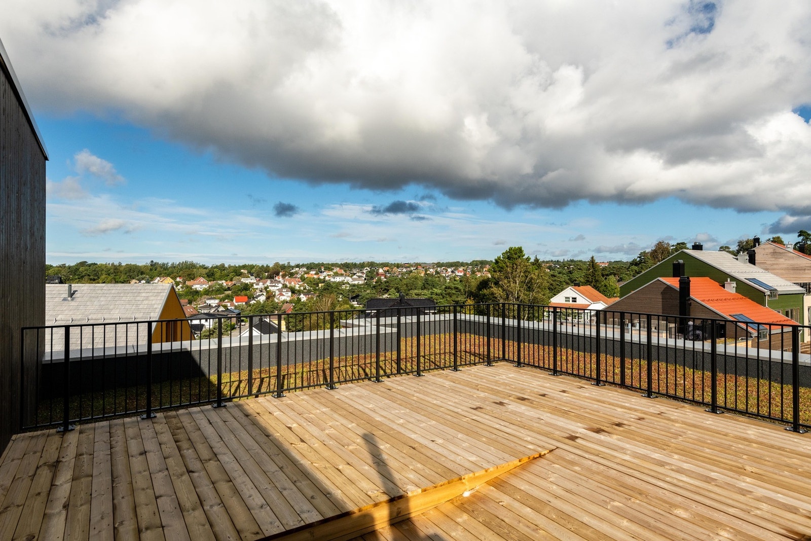 Felles takterrasse. Adkomst via heis rett utenfor leilighets døren. Galleribilde