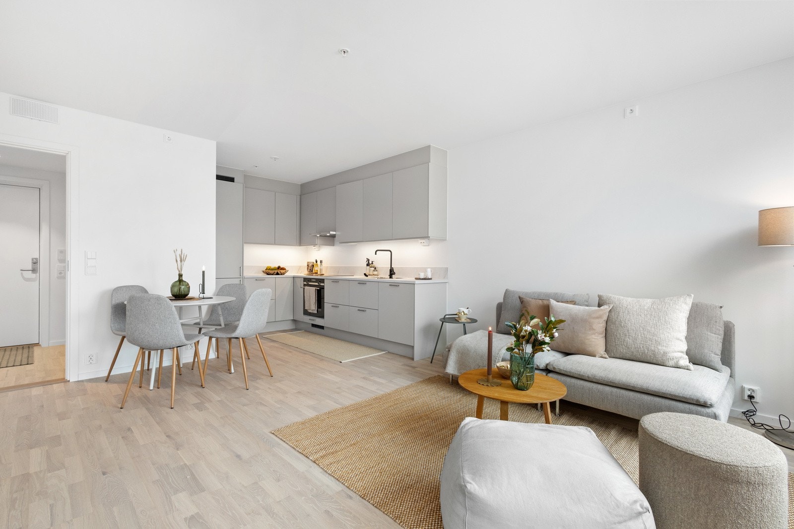 Nyoppført leilighet med god standard og planløsning. Galleribilde