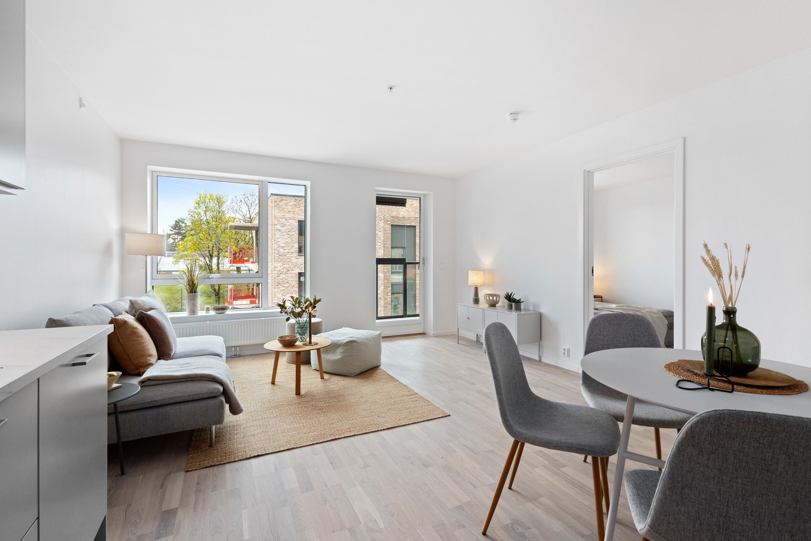 Åpen stue- og kjøkkenløsning gir en luftig og god romfølelse. Galleribilde