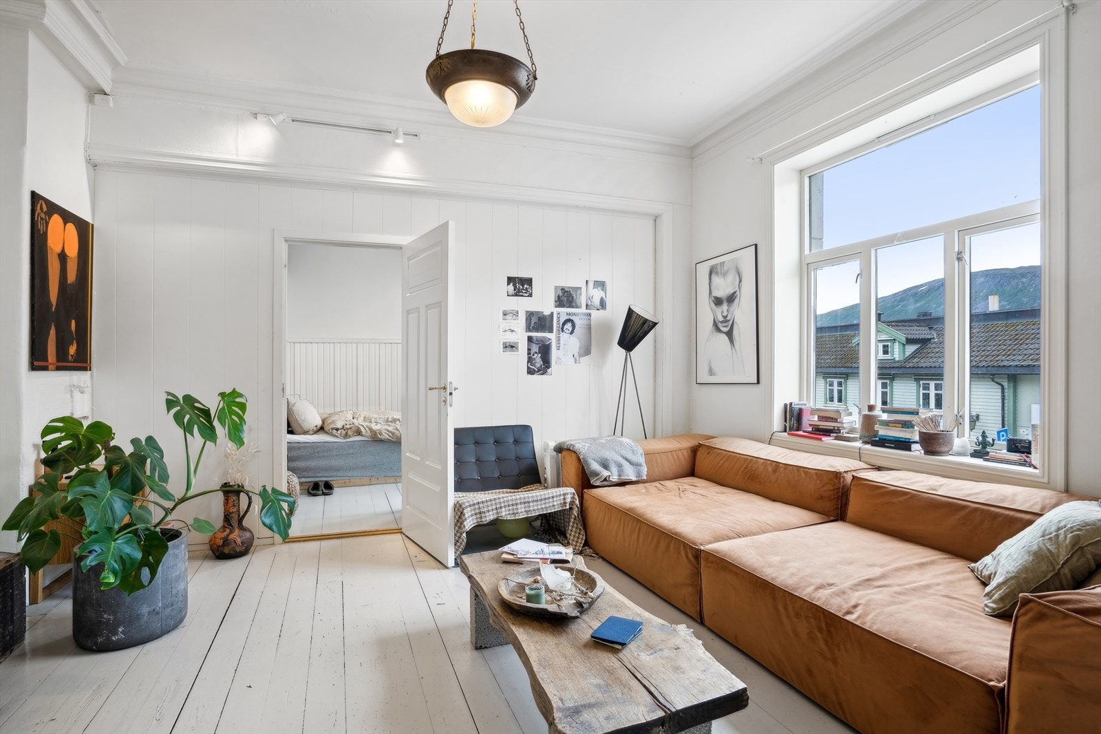 Stue og soverom - Leilighet 2.etg. Galleribilde