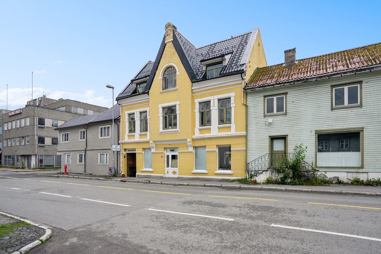 Bygård som er arkitekttegnet av Peder Øverland og oppført i Jugendstil på tidlig 1900-tall Galleribilde