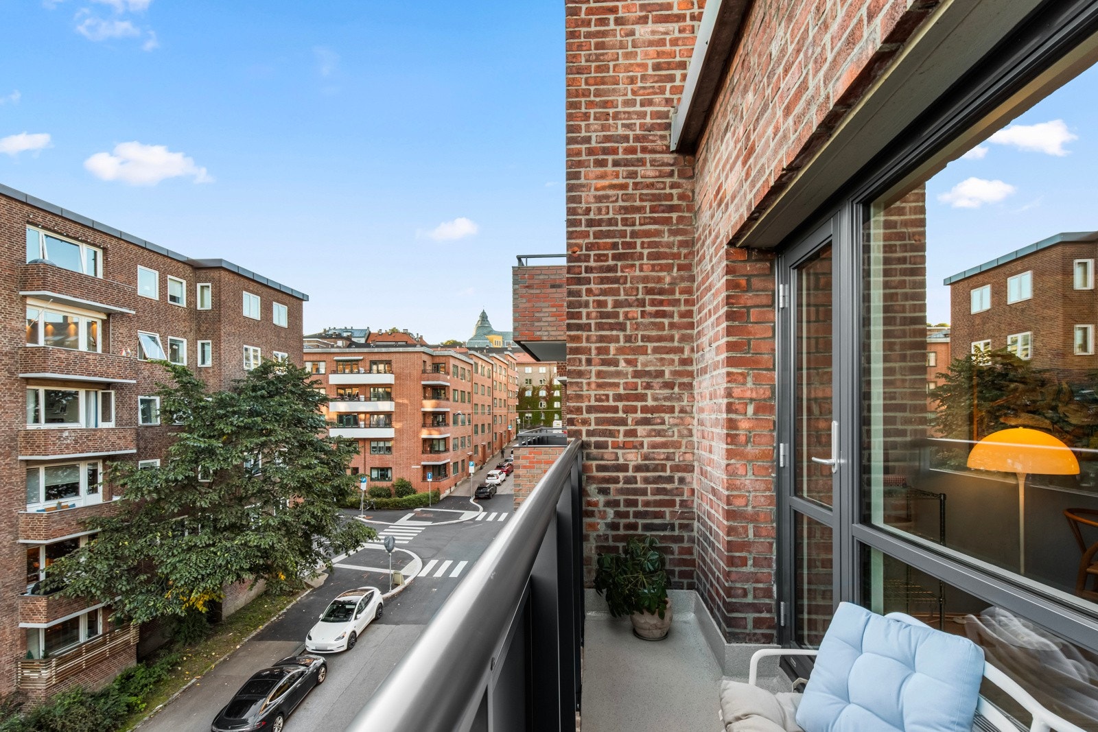 Sydvestvendt balkong på ca. 4 kvm. Galleribilde