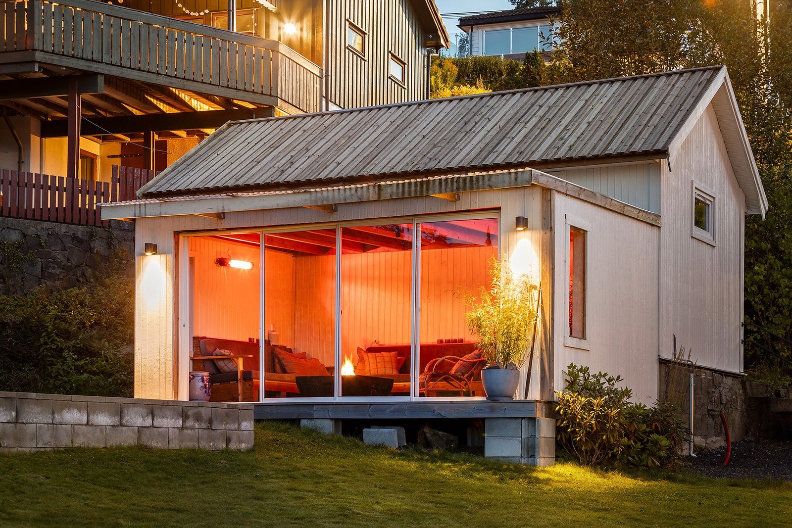 Hagestuen er det perfekt sted å trekke inn i ved litt ruskevær. Galleribilde