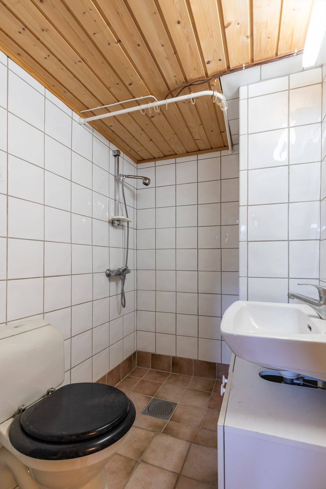 Bad i underetasje opprinnelig del (ikke omsøkt/godkjent til varig opphold). Galleribilde