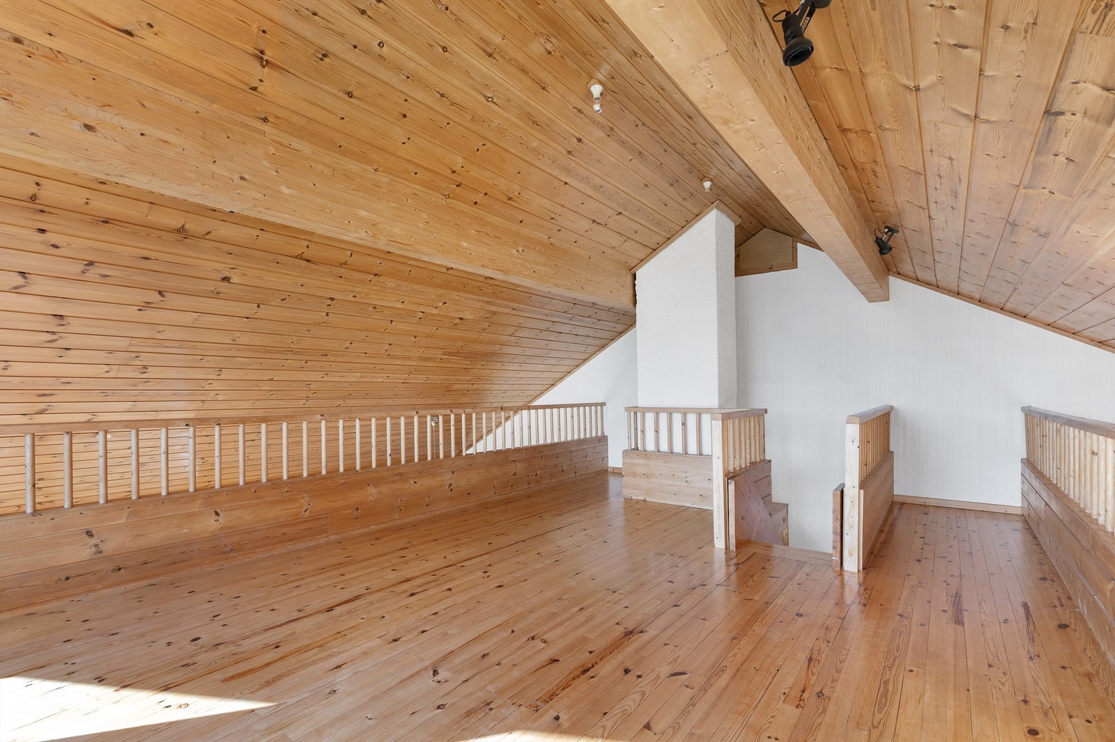 Hemsen er flott som lekerom eller ekstra tv-stue. Galleribilde