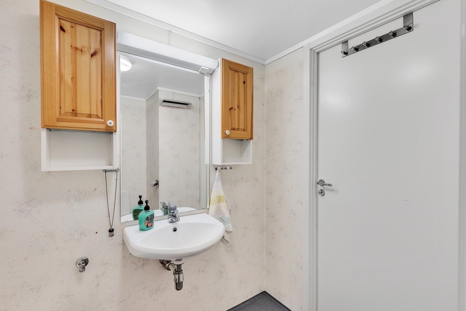 Flislagt gulv med gulvvarme. Galleribilde