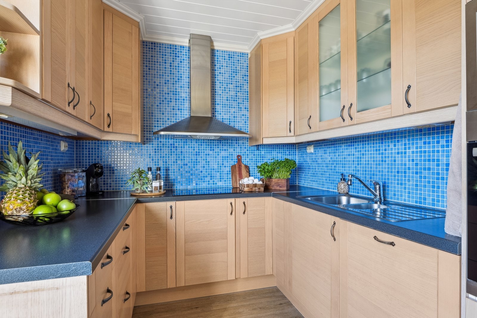 Kjøkkenet ble oppgradert med ny innredning og overflateoppussing i 2007. Galleribilde