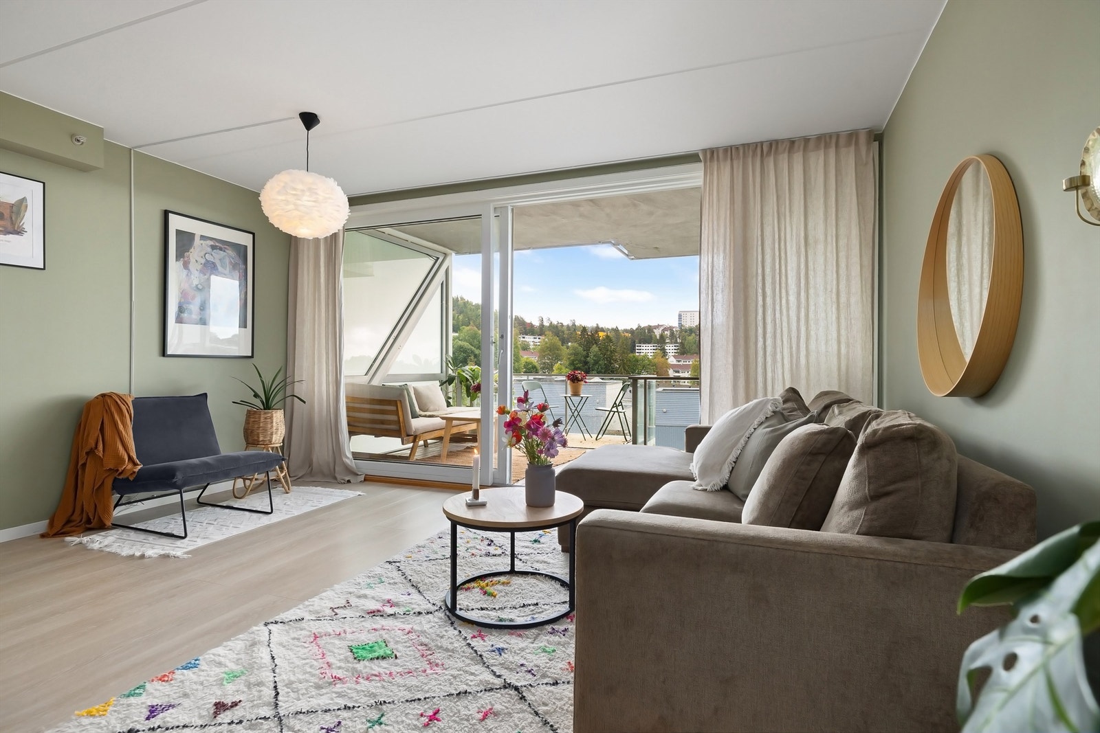 Boligen har en fin og skjermet intern beliggenhet med lite innsyn. Galleribilde