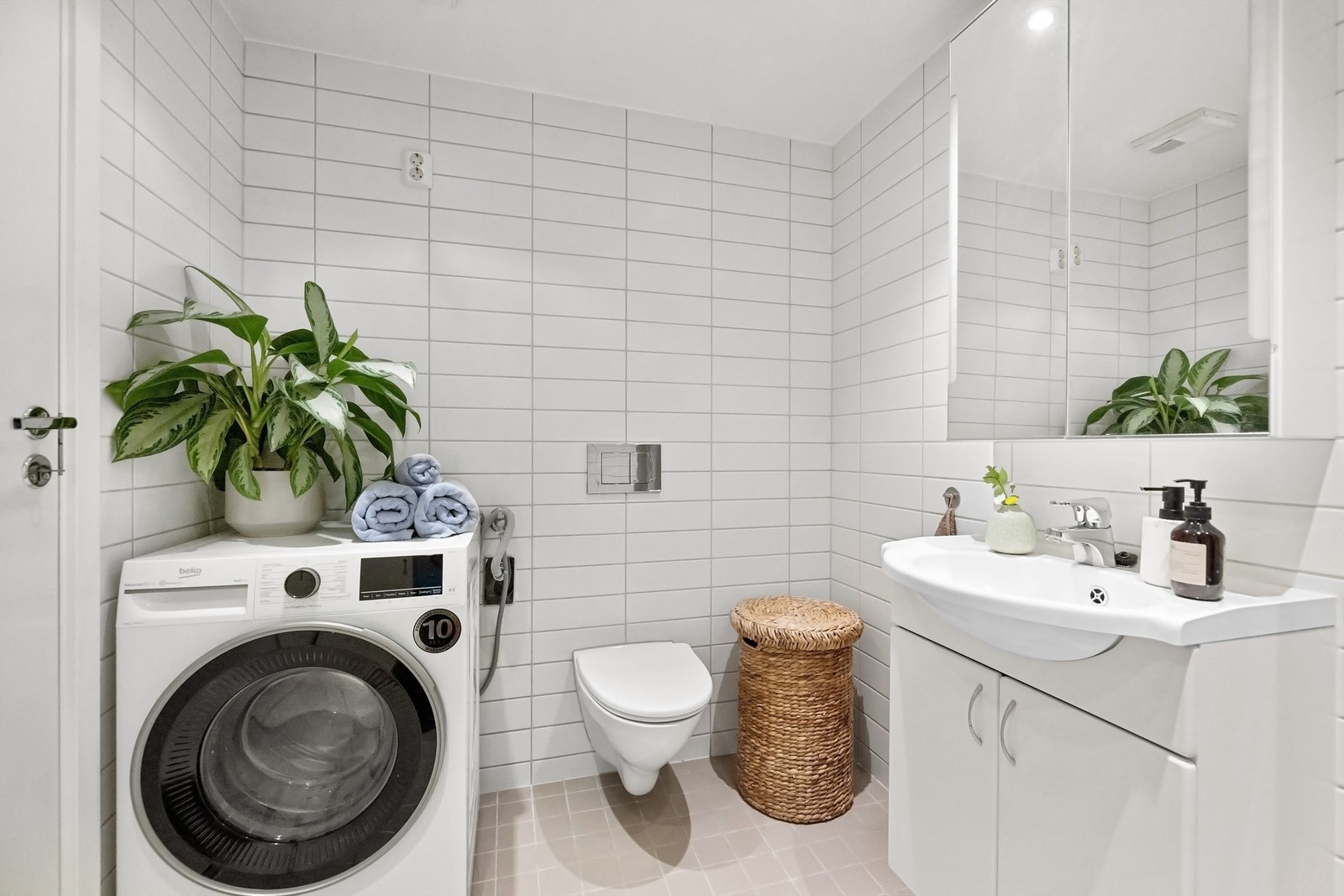 Badet har også opplegg for vaskemaskin og tørketrommel. Galleribilde