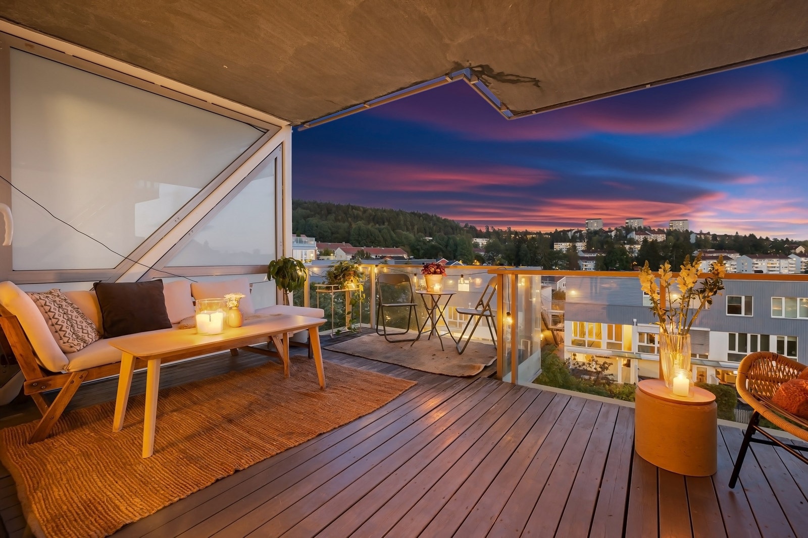 Felleskostnadene er på kr. 4 337,- og består blant annet av v. vann, tv og internett (Telia). Galleribilde