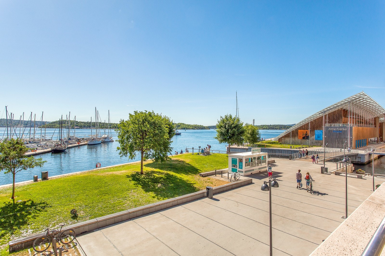 Det er kort vei alt av servicetilbud i sentrum. Galleribilde