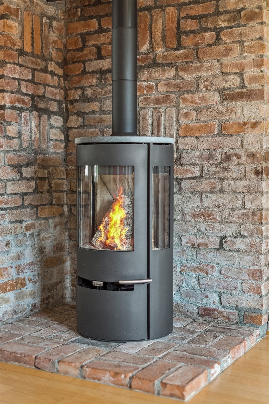 Koselig peis som kommer godt til nytte på høst/vinterdager! Galleribilde