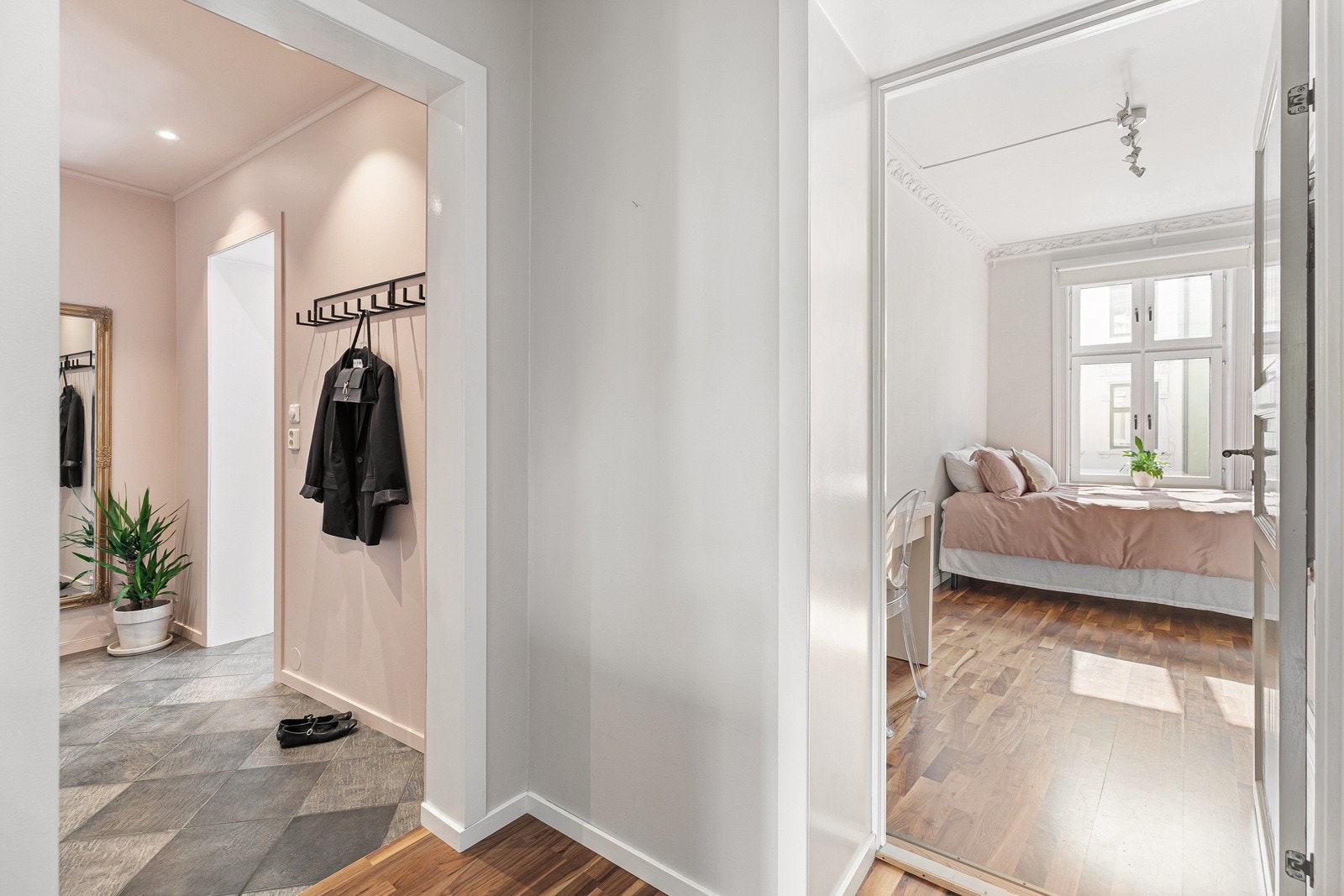 Leiligheten bærer preg av gode planløsninger som gir god rom følelse og velutnyttet areal Galleribilde