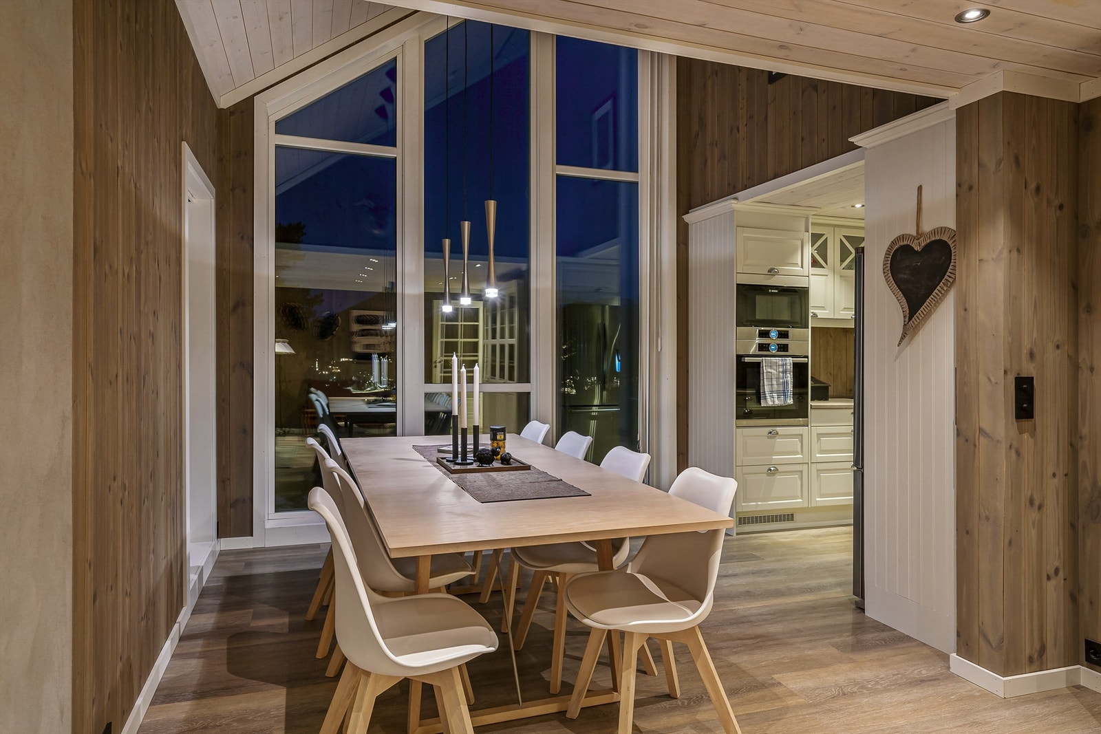 Koselig og moderne hytte fra 2016 som optimaliserer en behagelig hyttetilværelse Galleribilde