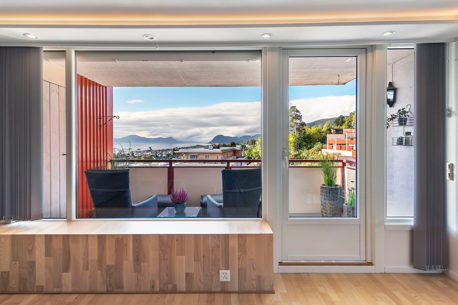 Pen 3-roms leilighet vesentlig oppgradert Galleribilde