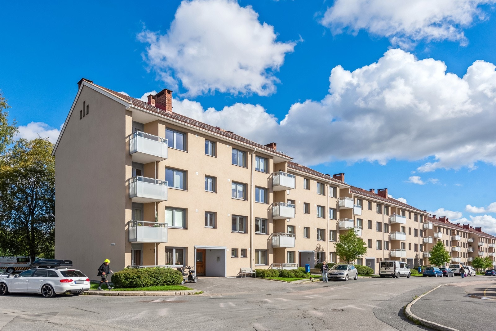 Nordtvedtbekken Borettslag har flotte og opparbeidede grøntarealer som tar seg godt ut. På sommerstid blir grøntarealene velstelt og det blir satt ut koselige sittegrupper til beboerne. Her er det grønt og trivelig med hyggelige lekeapparater. Galleribilde