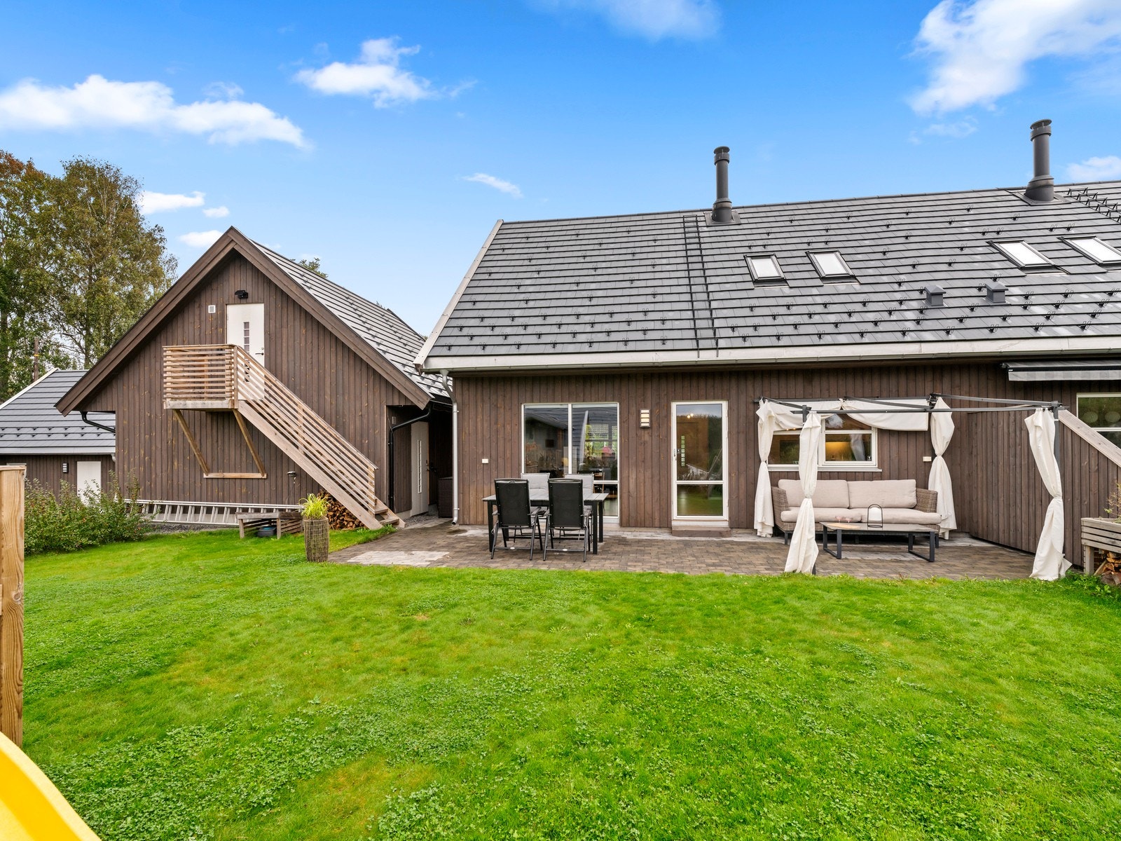 Uteområde. Galleribilde