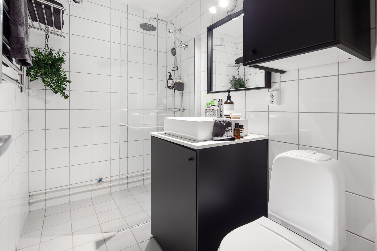 Pent flislagt bad Galleribilde