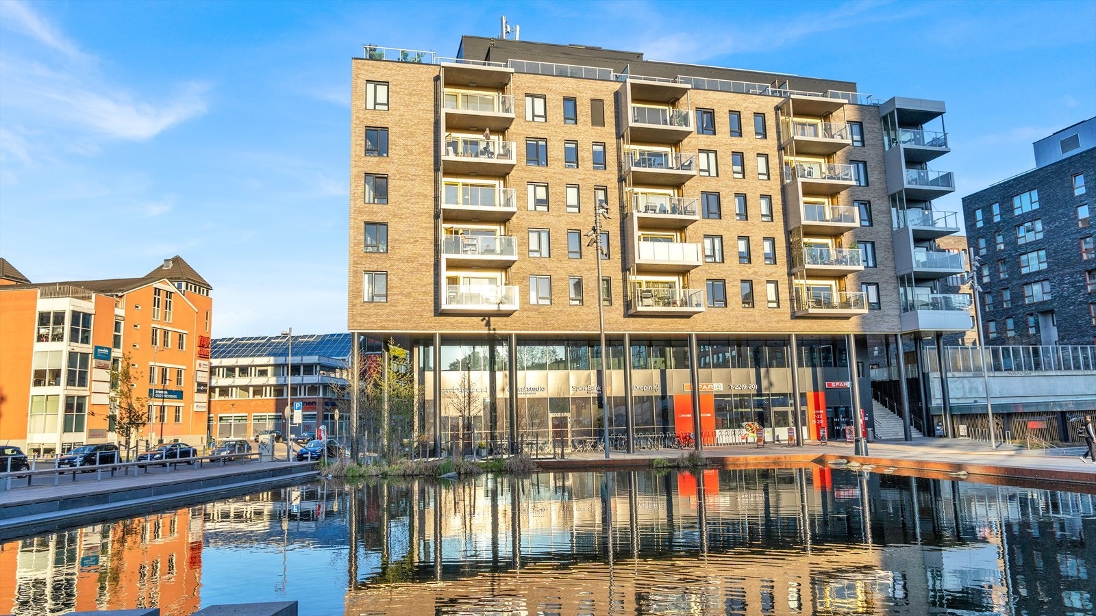 Ensjø torg i gåavstand Galleribilde