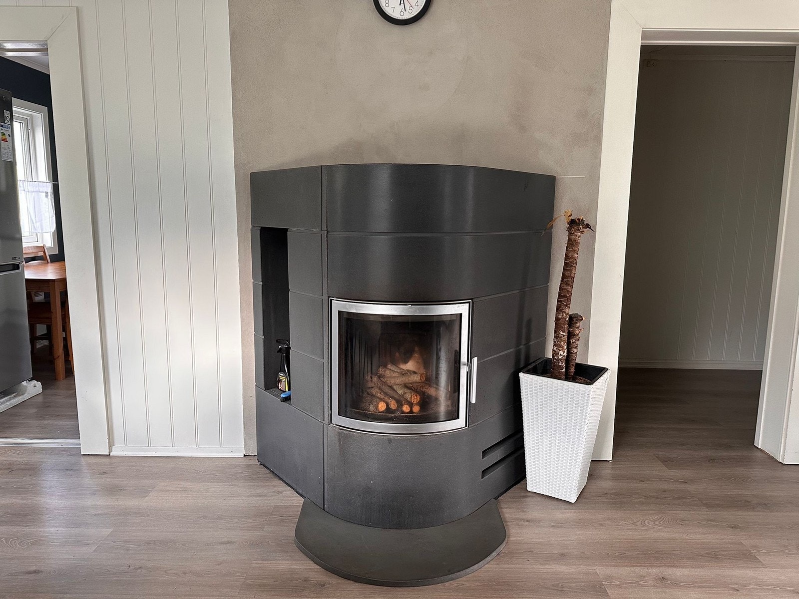 Peis i stuen Galleribilde